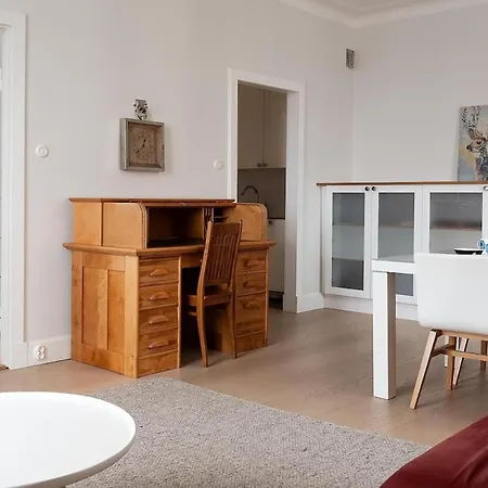 Viihtyisae Kaksio Etu-toeoeloessae Apartament *