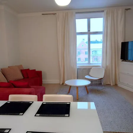 Apartamento Viihtyisae Kaksio Etu-toeoeloessae Helsinki