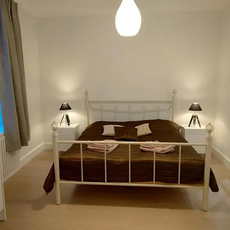 Διαμέρισμα Viihtyisae Kaksio Etu-toeoeloessae *