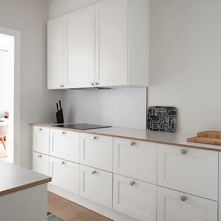 Viihtyisae Kaksio Etu-toeoeloessae *