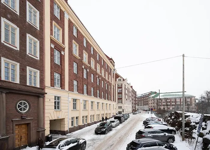 Viihtyisae Kaksio Etu-toeoeloessae Daire